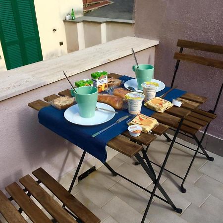 B&B Palazzo Fruscione ซาแลร์โน ภายนอก รูปภาพ