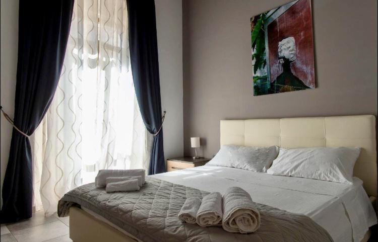 B&B Palazzo Fruscione ซาแลร์โน ภายนอก รูปภาพ