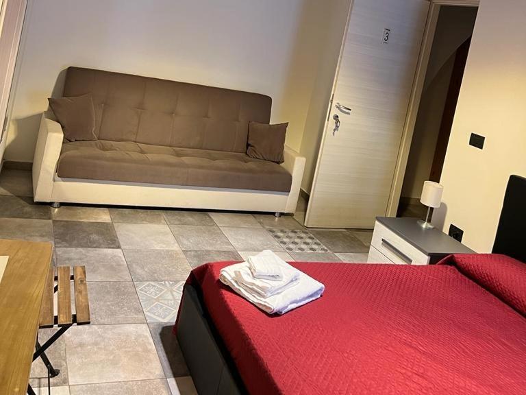B&B Palazzo Fruscione ซาแลร์โน ภายนอก รูปภาพ