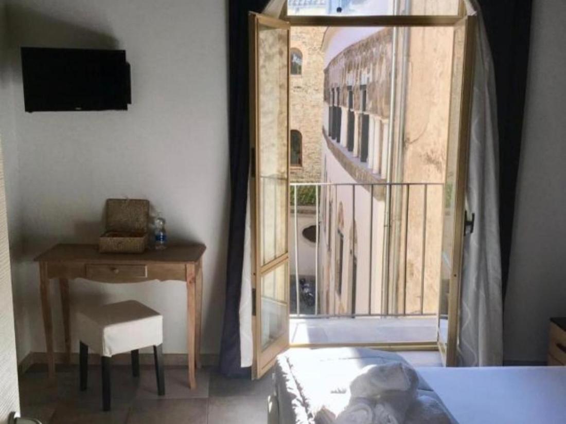 B&B Palazzo Fruscione ซาแลร์โน ห้อง รูปภาพ
